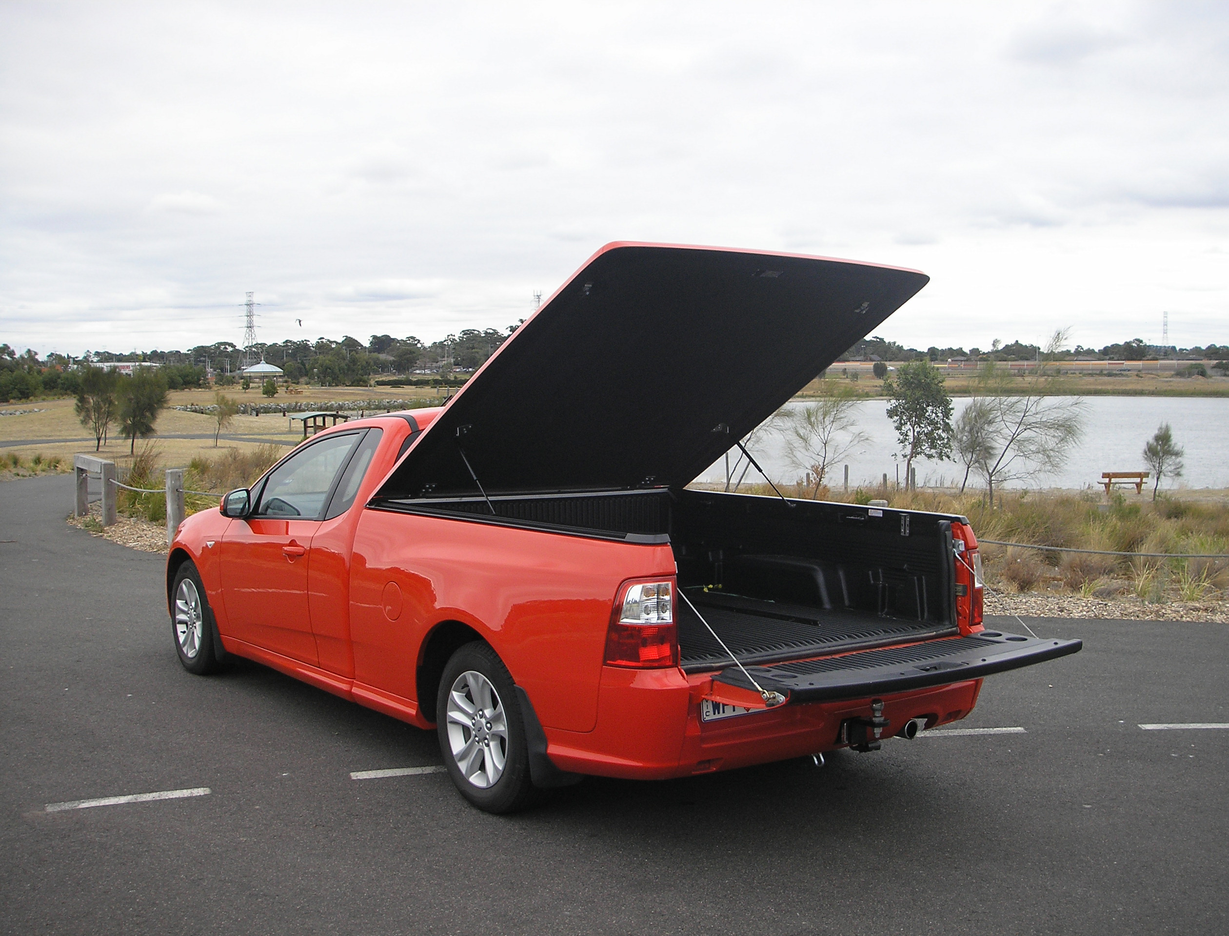 Manual Locking Hard Lid – Ford FG-FGX Falcon