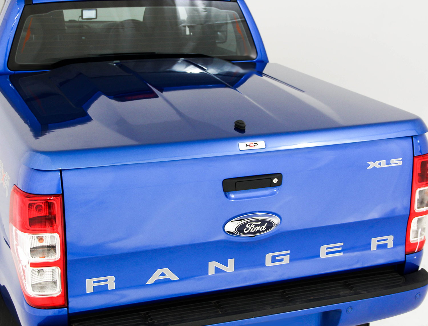 PREMIUM Manual Locking Hard Lid – Dual Cab PX Ranger